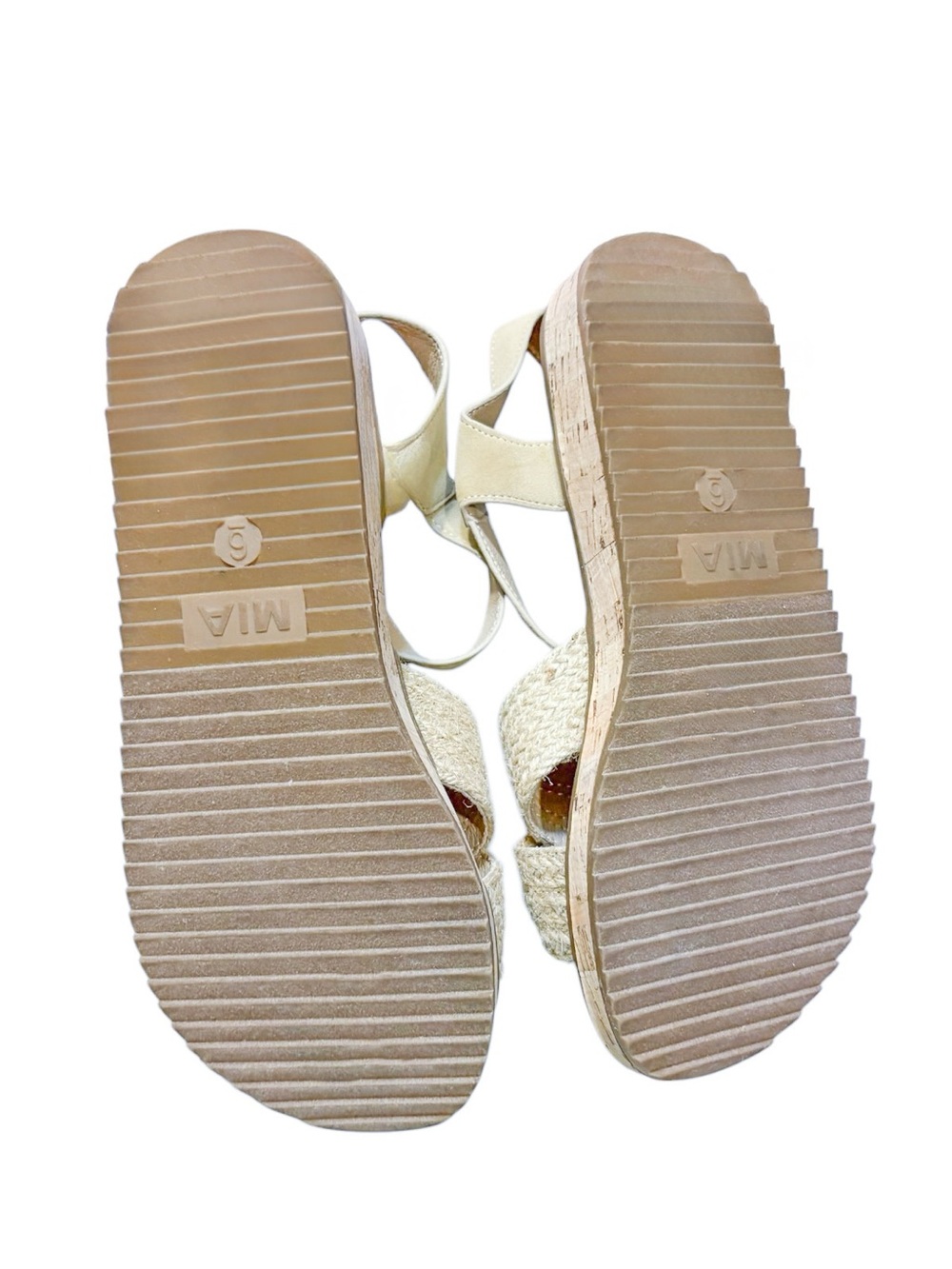 MIA Rayne Platform Sandals - Picture 6 of 6